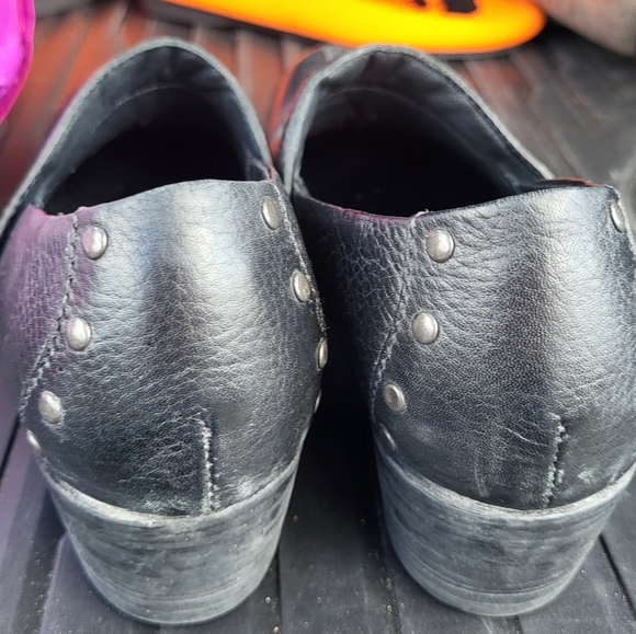 Born Black Leather Slip On Clogs With Stud Detail Western Style Size 8.5 - Picture 2 of 7